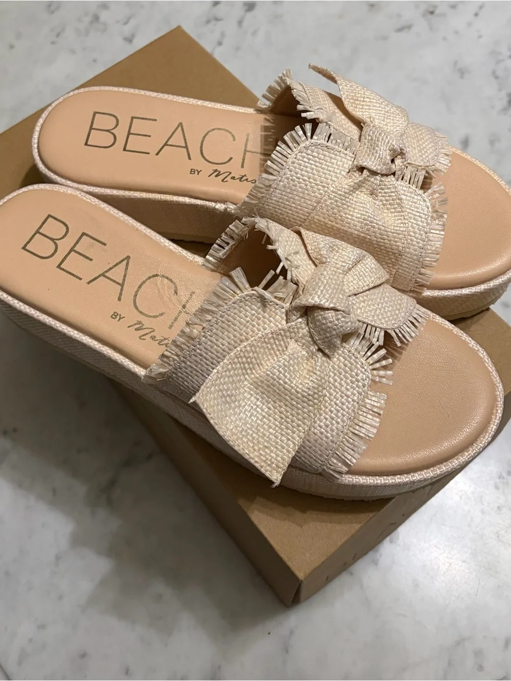 Cream Bow Slide Sandals NWT - Picture 1 of 5